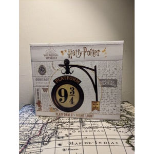 Harry Potter Fantastic Beasts Platform 9 3/4 Train Night Light Wizarding World